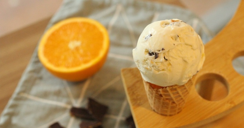 A result of a collaboration between Denzy, local merchants and Temasek Polytechnic students, the Christmas Orange gelato is made from unwanted oranges. 